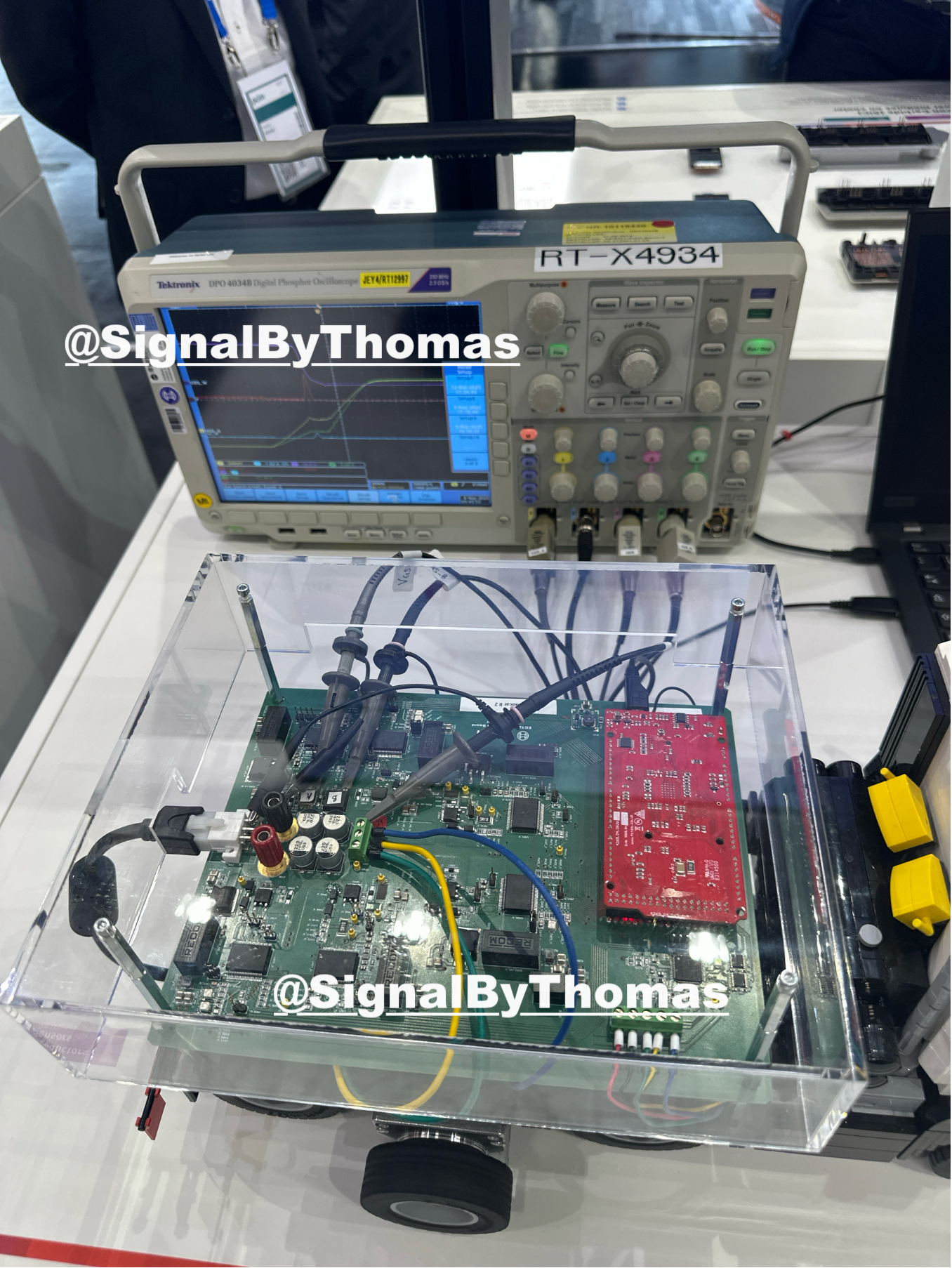 Adaptive Gate Current Shaping: How Bosch EG120 Solves the Parallel SiC-MOSFET Balancing Problem