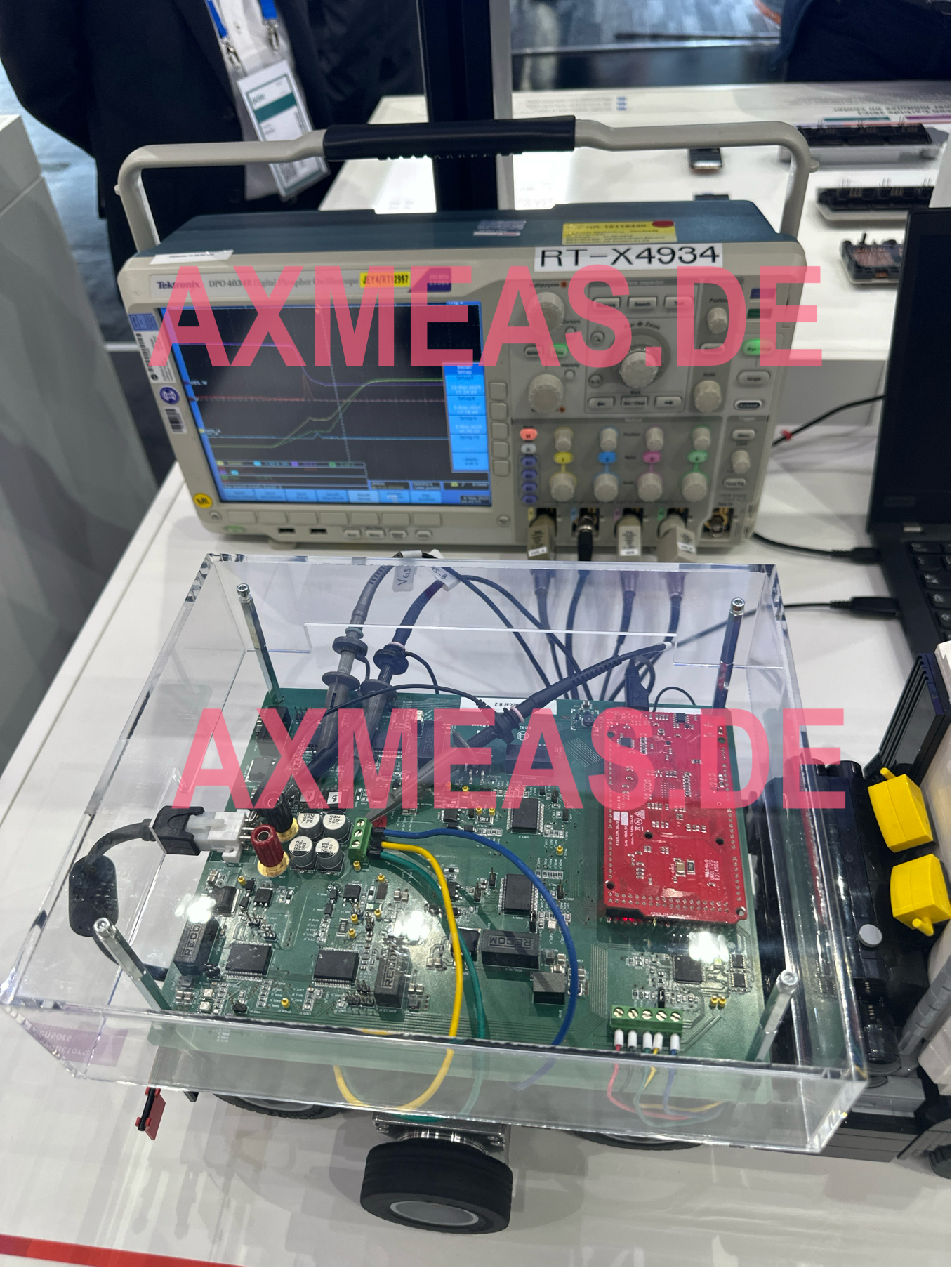 Smart Switching in SiC: How Bosch’s EG120 Gate Driver Uses Oscilloscope Feedback to Synchronize Power Devices